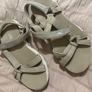 Skechers Women's Tan On-The-Go 600 sz7